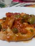 Filetti di Merluzzo con Pomodori, Olive Verdi e Capperi