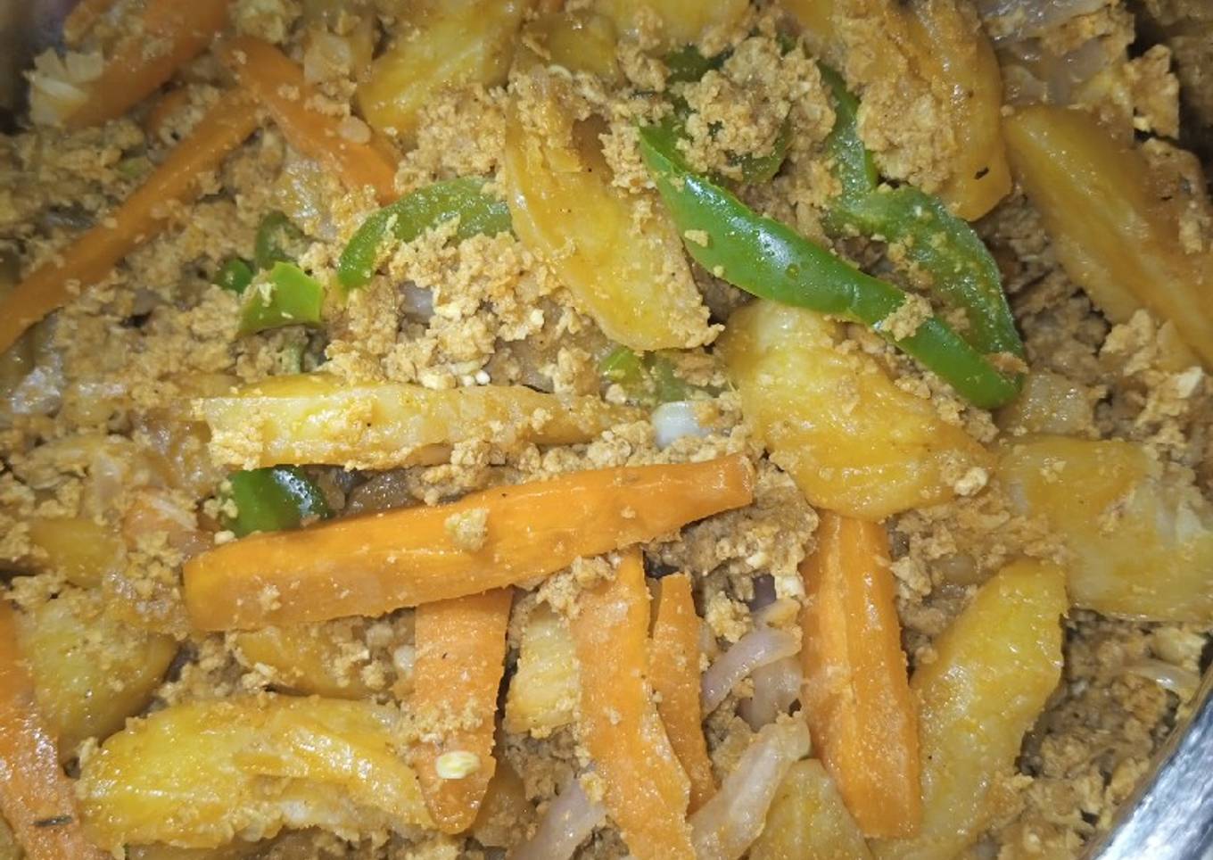 Stir fried chips omelette