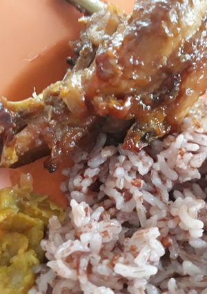 Foto resep Ayam Kampung Panggang Sambal Bawang dengan Nasi Merah