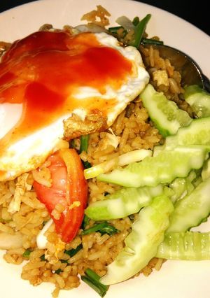รูปของ ข้าวผัดซีอิ้วไส้กรอก