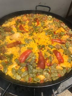 Una foto de Paella de La Safor, (con albóndigas) hecha con leña...🔥