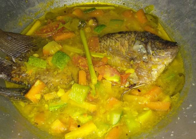 Resep Gurami Pesmol masak acar