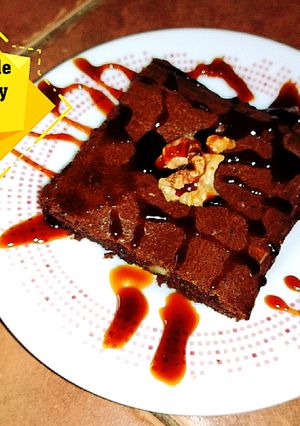 Una foto de Brownie de chocolate y nueces (apto para diabéticos y dietas)