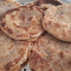 A picture of Puran Poli / Gaddi Rotli.