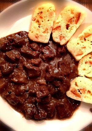 Vörösboros őzragu, vargányával recept fotója