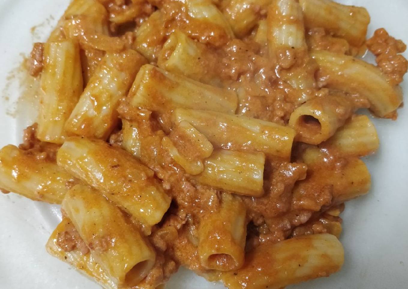 Macarrones con paté y carne picada