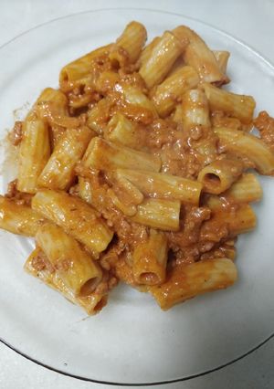 Una foto de Macarrones con paté y carne picada