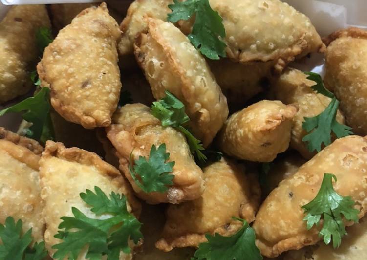 عجينة سمبوسه منزليه مع حشو البطاطا