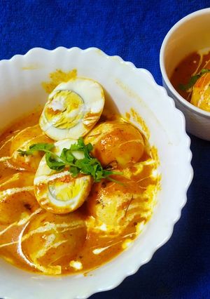 A picture of Egg butter masala.