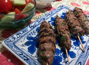Una foto de Koftas de codero saludables estilo marroquí