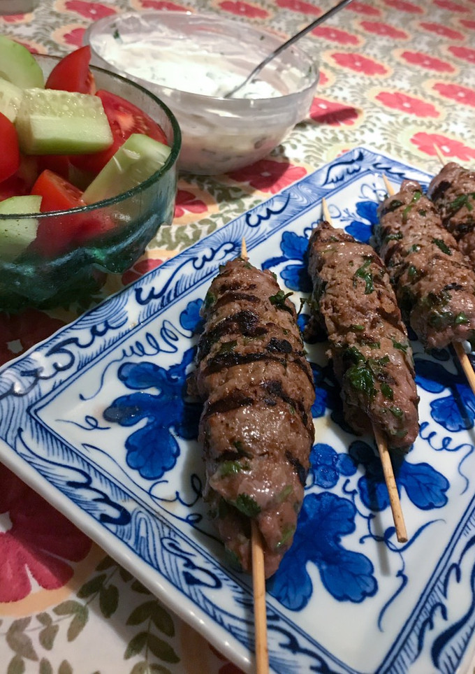 Una foto de Koftas de codero saludables estilo marroquí