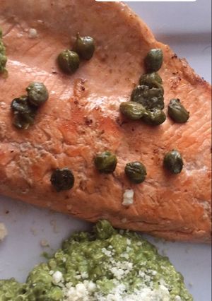 Una foto de Trucha salteada con alcaparras