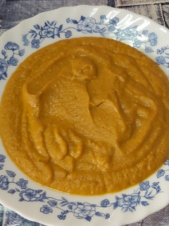 Una foto de Crema de berenjena y tomate