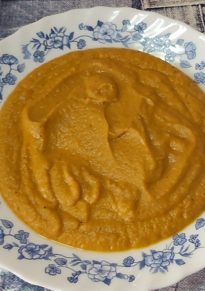 Una foto de Crema de berenjena y tomate
