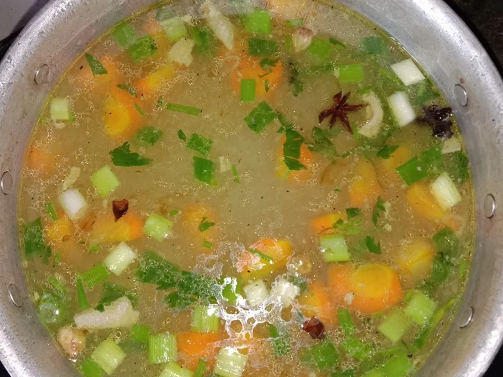 Langkah Mudah untuk Menyiapkan Resep Sup Ayam Rempah yang Bikin Ngiler Anti Ribet, Lezat Sekali