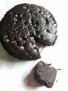 A picture of Eggless chocolate cake.