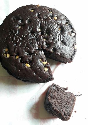 A picture of Eggless chocolate cake.