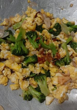 Foto resep Orak-arik Brokoli Telur