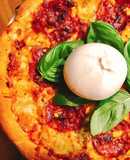 Pizza Đế Giòn Xúc Xích & Gà Xé Viền Phô Mai