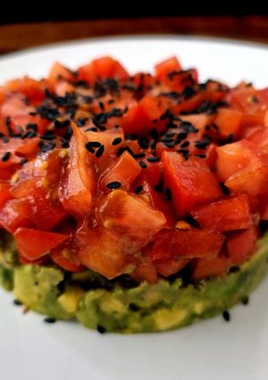 Foto principal de Tartar de tomate y aguacate🍅🥑