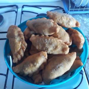 Empanadas fritas de pescado (carpa de 2 kilos)