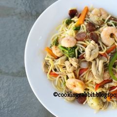 A picture of Complete fried noodles.