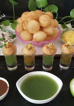गोलगप्पे/पानी पूरी (Golgappe /pani puri recipe in hindi) रेसिपी मुख्य फोटो