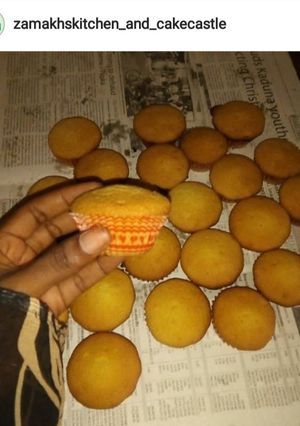 A picture of Vanilla cupcakes.