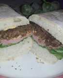 Ciabatta de carne, jamón y queso