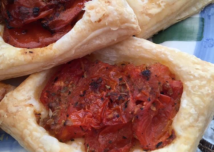 Roasted tomato tarts