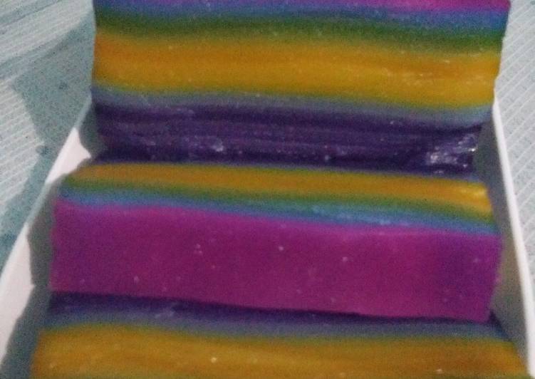 Kue lapis rainbow