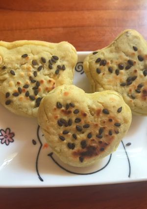 Hình của món Ăn dặm - Bánh khoai lang phô mai mè đen.