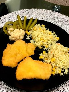Rántott csirkemell kukoricás rizzsel recept fotója