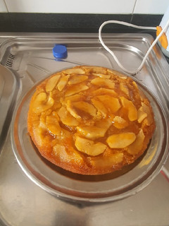 Una foto de Torta de manzana invertida