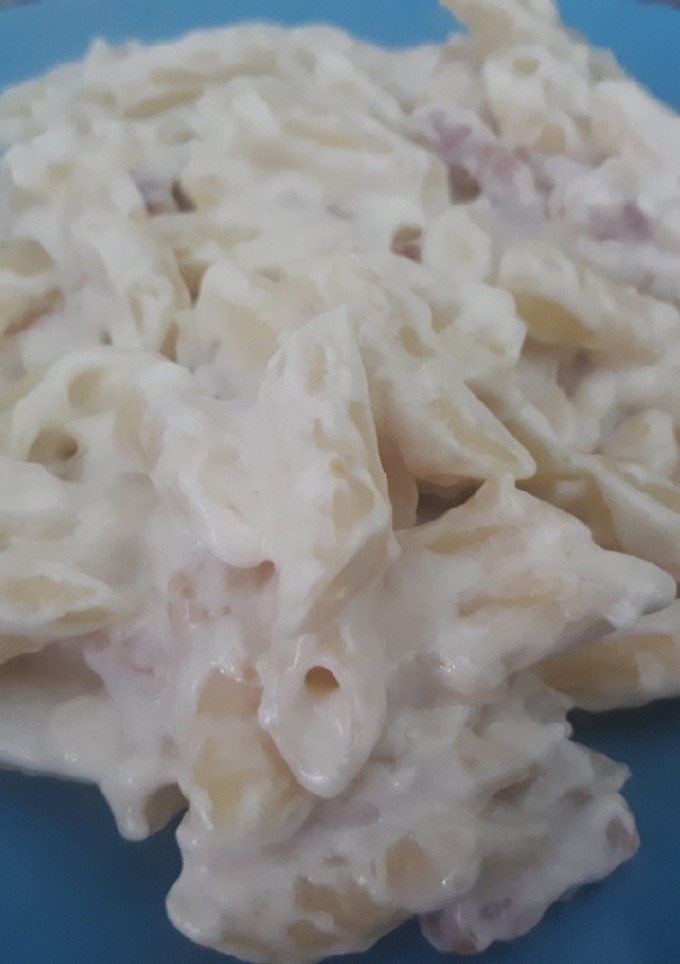 Una foto de Macarrones a la carbonara sin huevo