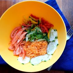 A picture of Color salad.