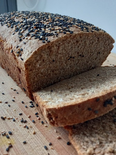 Una foto de Pan integral con avena