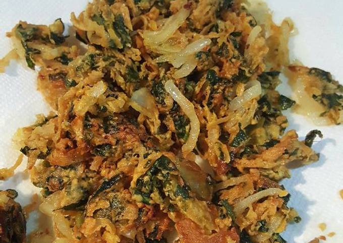 Recipe of Speedy Spinach &amp; onion pakodi/pakora