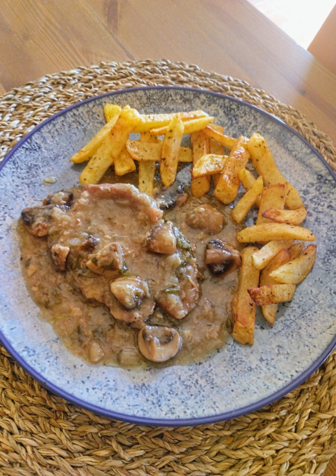 Una foto de Cabeza de lomo de cerdo en salsa beer