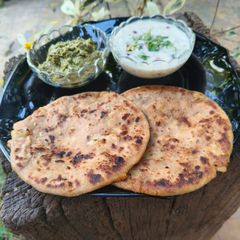 A picture of Aloo Paratha.