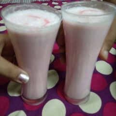 A picture of Rohafza creamy shake.
