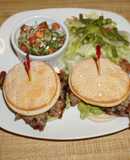 HALLULLAS CASERAS CON PALTA Y POTITO DE CHANCHO A LA PLANCHA. JON STYLE