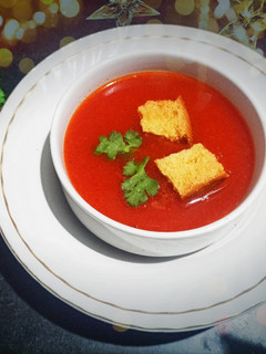 ટોમેટો સૂપ (Tomato Soup Recipe In Gujarati) રેસીપી મુખ્ય ફોટો