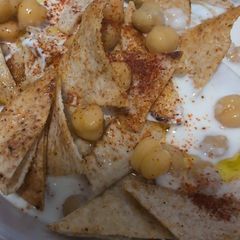 A picture of Hummus Fatteh.