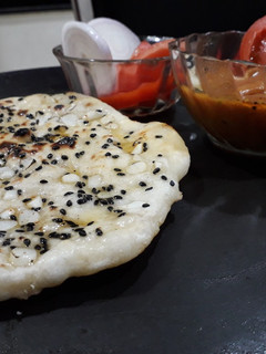 ગાર્લિક, બટર કુલચા (garlic butter kulcha recipe in gujarati) રેસીપી મુખ્ય ફોટો