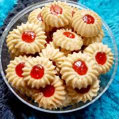 Semprit strawberry রেসিপির প্রধান ছবি