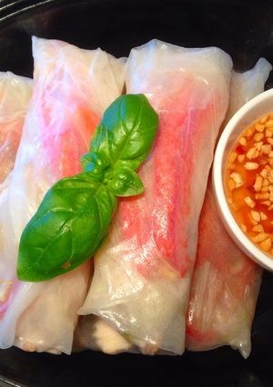 รูปของ Rice paper rolls สลัดปูอัด