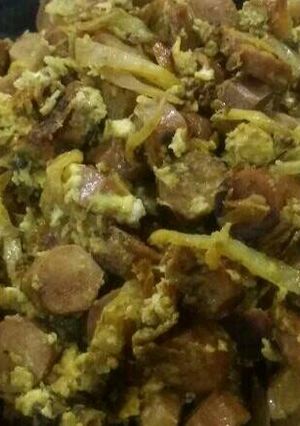 صورة لوصفة نقانق بالبصل والبيض😘😍
