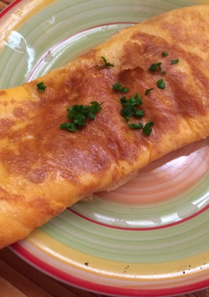 Una foto de Omellete a la francesa jamón y 🧀 queso