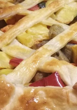 A picture of Rustic chicken and vegetable pie 5 pound meal.
